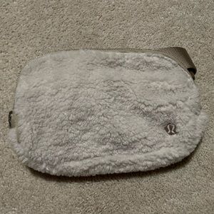 Lululemon Everywhere Fleece Belt Bag